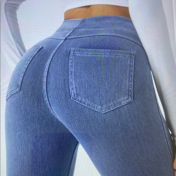 SMALL(FULL LENGTH).   HALARA FLEX DENIUM KNIT CASUAL LEGGINGS - Picture 4 of 9